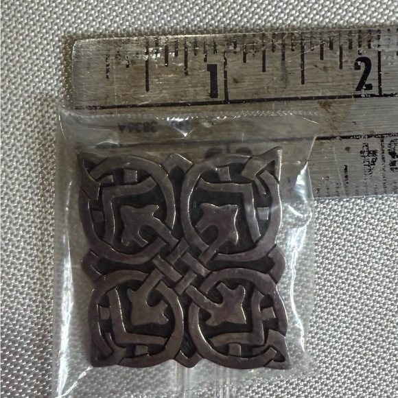 Celtic Knot UNISEX Silver Brooch from Ireland - Picture 5 of 5